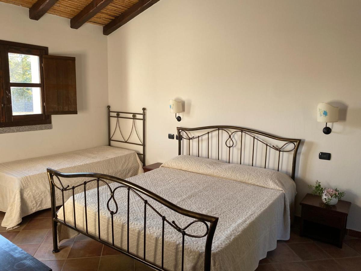 Li Paduleddi Country Guest House Ольбия Экстерьер фото
